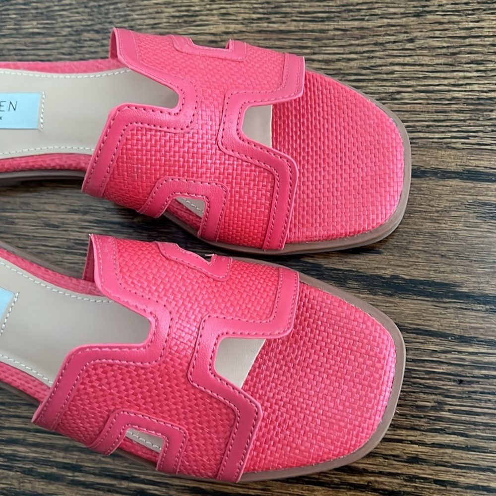 Steven by Steve Madden Hadyn Sandal NEW
Size 6.5 - Picture 3 of 7